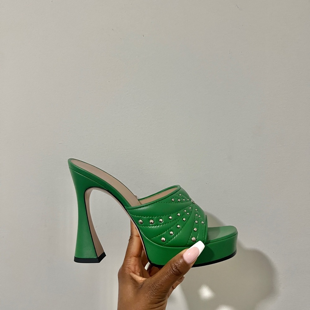 Gucci Leather Mules